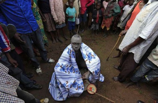 割礼仪式是什么 肯尼亚割礼 割礼是什么意思
