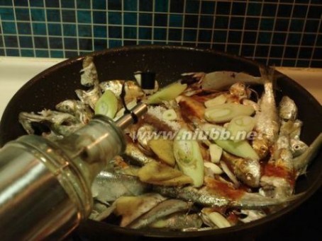 罐头鱼的做法 鱼罐头的做法,鱼罐头怎么做好吃,鱼罐头的家常做法