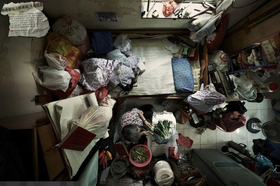 房中房 香港贫民窟：生活在“牢笼”般的房中房