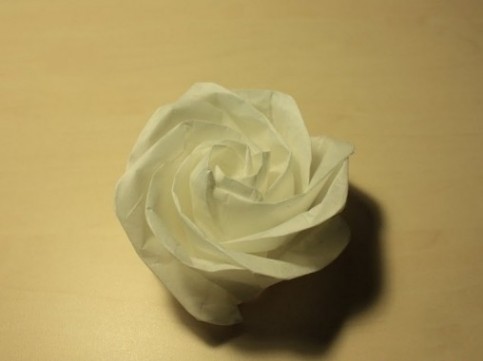 手工制作丝带玫瑰花 布艺丝带玫瑰花的手工制作教程图解