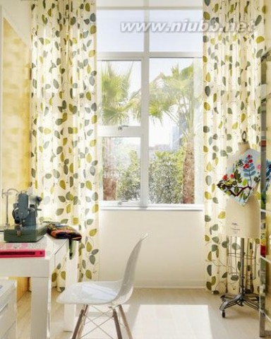 客厅窗帘什么颜色好 窗帘选购，客厅窗帘用什么颜色