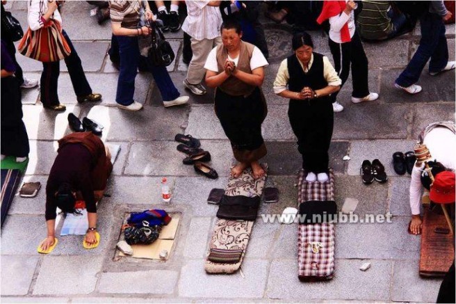 【西藏】藏民为啥千里迢迢到大昭寺前磕长头
