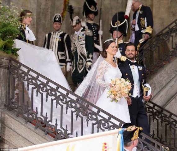 瑞典王子 瑞典王子迎娶比基尼泳装模特 王室要求清除文身
