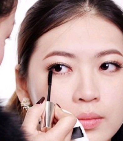 化眼妆的步骤 女生化全妆分为哪些步骤？