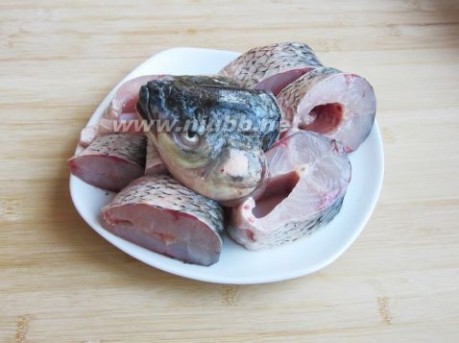 东北炖鱼的做法大全 侉炖豆腐鱼的做法，侉炖豆腐鱼怎么做好吃，侉炖豆腐鱼的家常做法