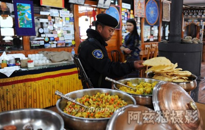 粗茶淡饭游走不丹