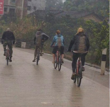 下雨天，骑自行车的悲剧