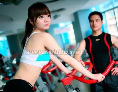 女士减肥药 英媒称中国女性达历史最胖 不爱锻炼只靠吃药节食减肥