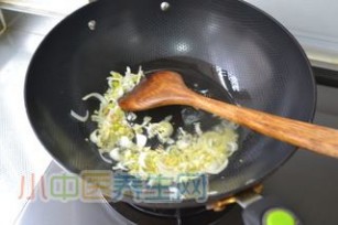 【家常焖饭】（适合老年人营养菜饭）_焖饭的做法大全