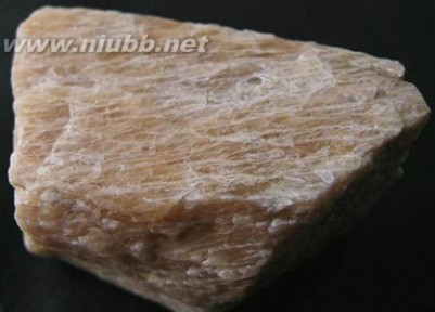 长石的特点 长石是什么，长石分类，长石的用途，长石的特点，长石鉴定