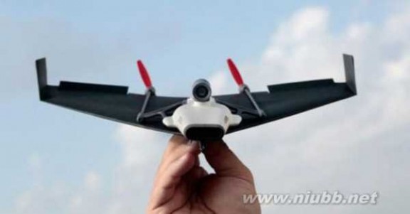 纸飞机的天空 PowerUp FPV让你“驾驶”纸飞机遨游天空