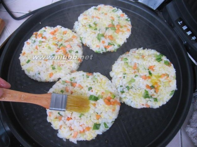 米饼怎么做 香煎米饼的做法，香煎米饼怎么做好吃，香煎米饼的家常做法