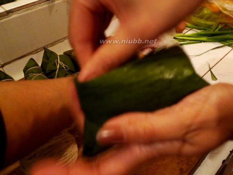 鲜肉粽子的做法 板栗花生鲜肉粽的做法，板栗花生鲜肉粽怎么做好吃，板栗花生鲜肉粽的家常做法